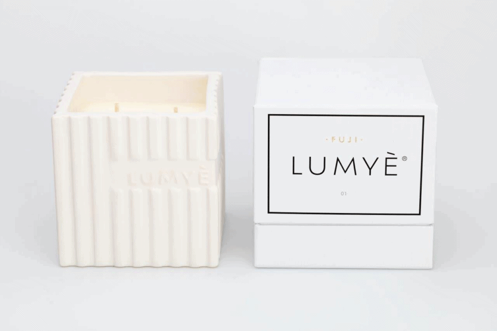 Biała świeca LUMYÈ, eleganckie opakowanie
